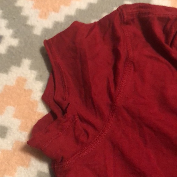 GAP Red “INSPI(RED)” Vneck Short Sleeve Top Size XS - Picture 4 of 9